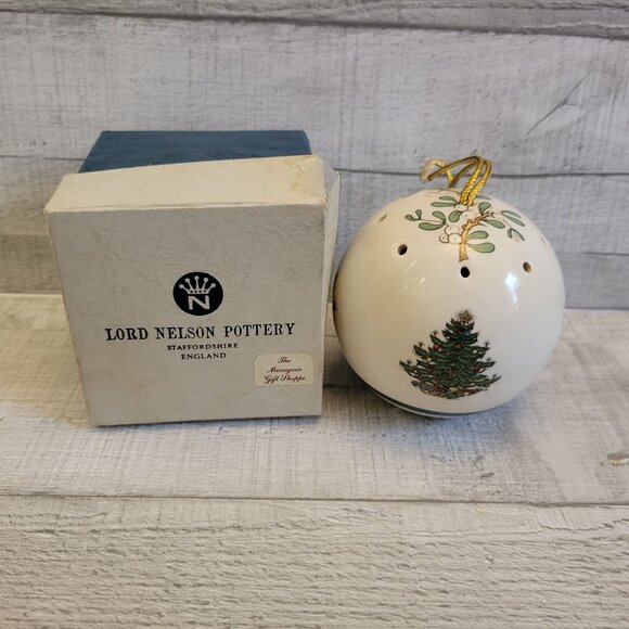 Lord Nelson Pottery Staffordshire England Christmas Ornament With Box - Picture 1 of 5